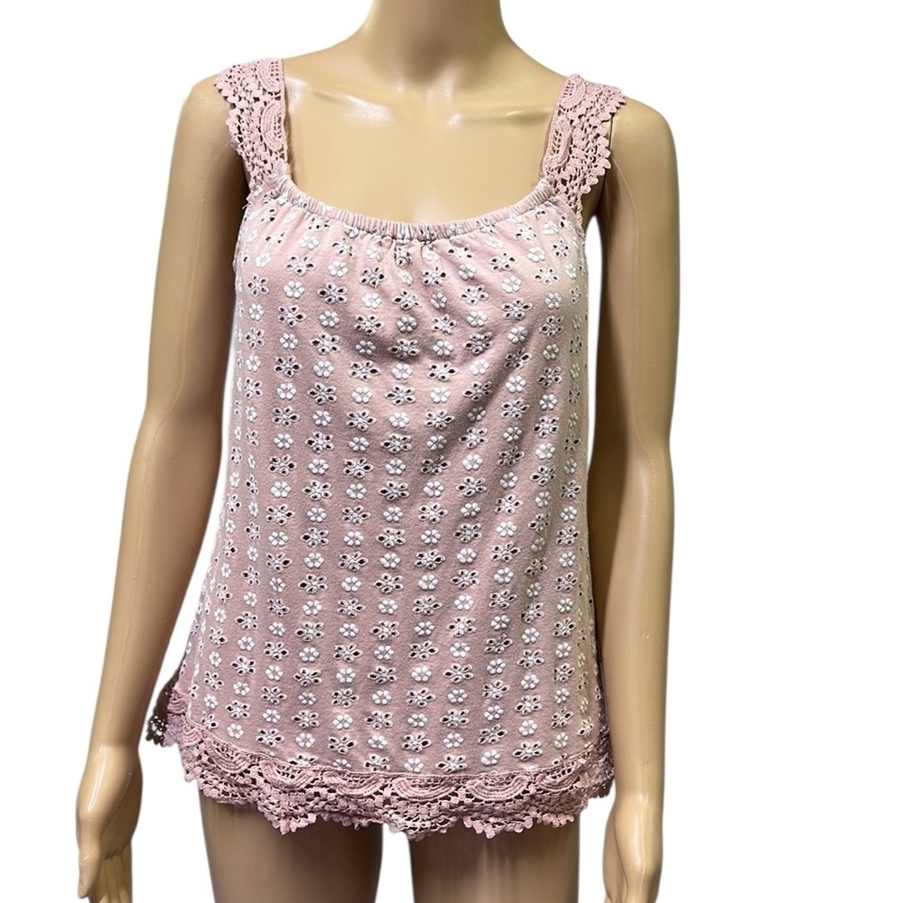 Stem and Vine Dusty Pink Floral Crochet Lace  Eyelet Look Sleeveless Top Small